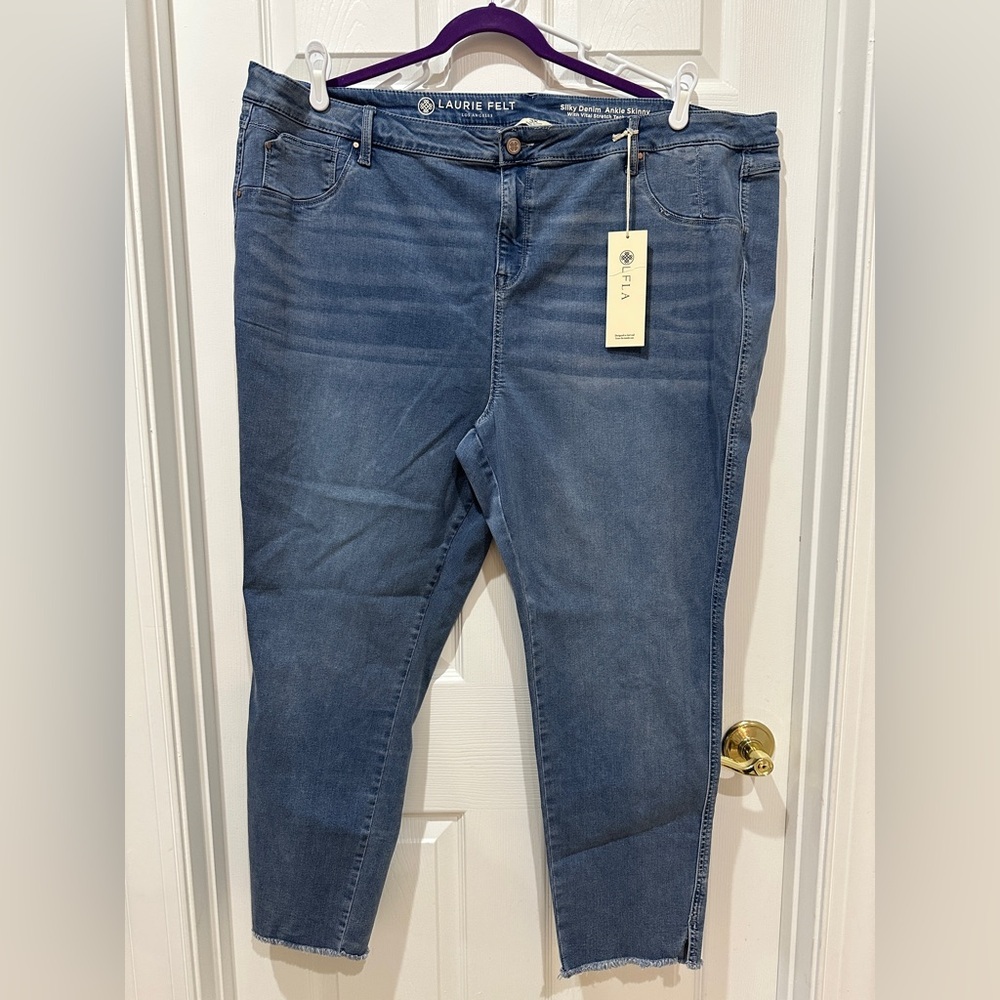 Laurie Felt Silky Denim Jeans - Picture 2 of 10